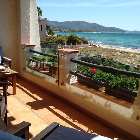 In Front Of The Beach - La Terrazza Sul Mare ฟลูมินิ ดิ กวาร์ตู ภายนอก รูปภาพ