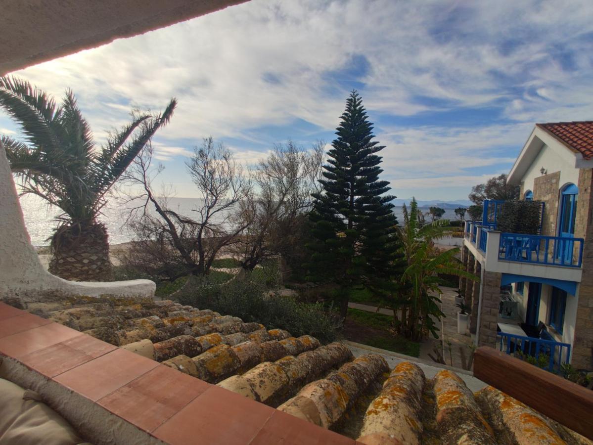 In Front Of The Beach - La Terrazza Sul Mare ฟลูมินิ ดิ กวาร์ตู ภายนอก รูปภาพ