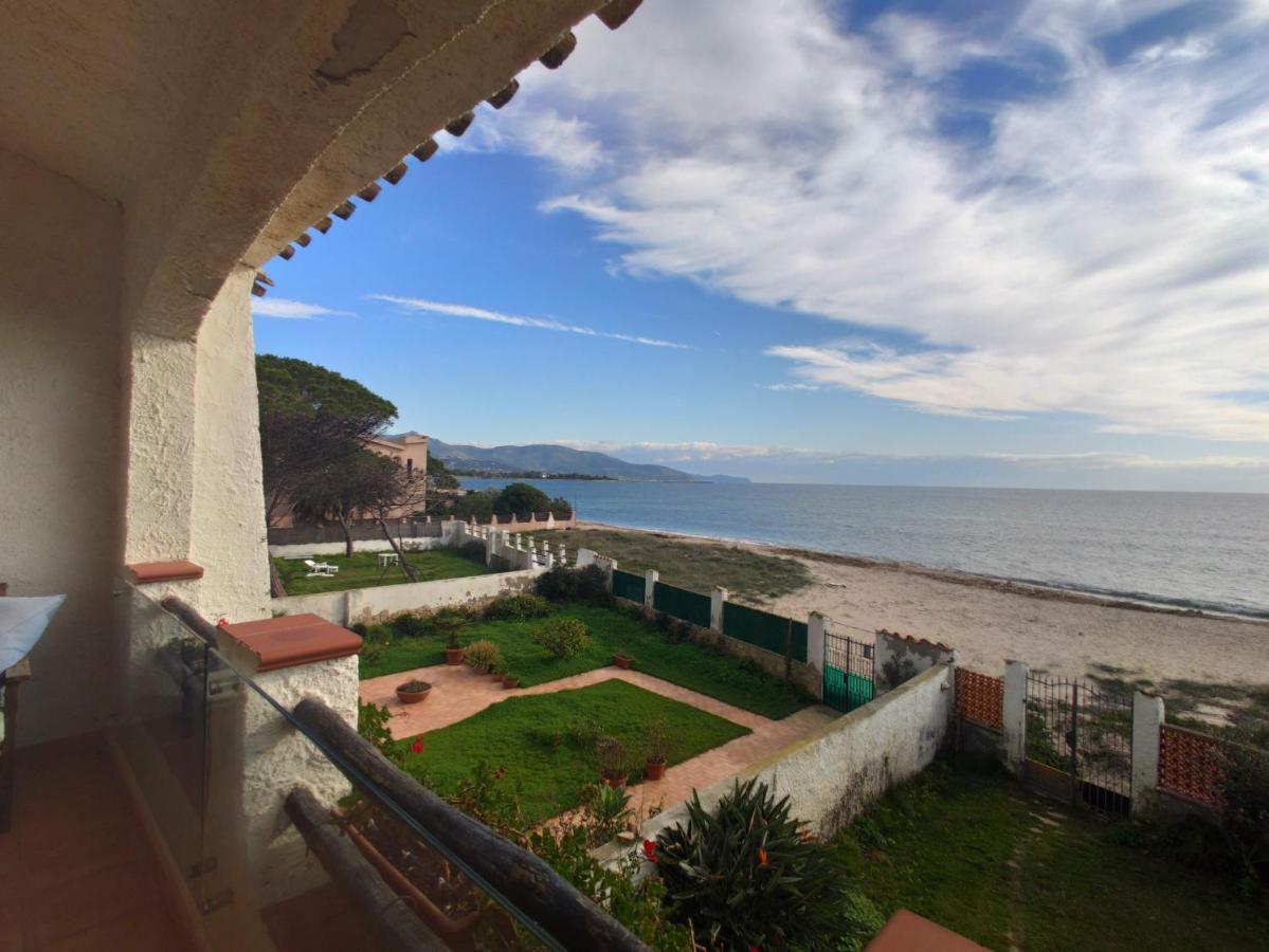 In Front Of The Beach - La Terrazza Sul Mare ฟลูมินิ ดิ กวาร์ตู ภายนอก รูปภาพ