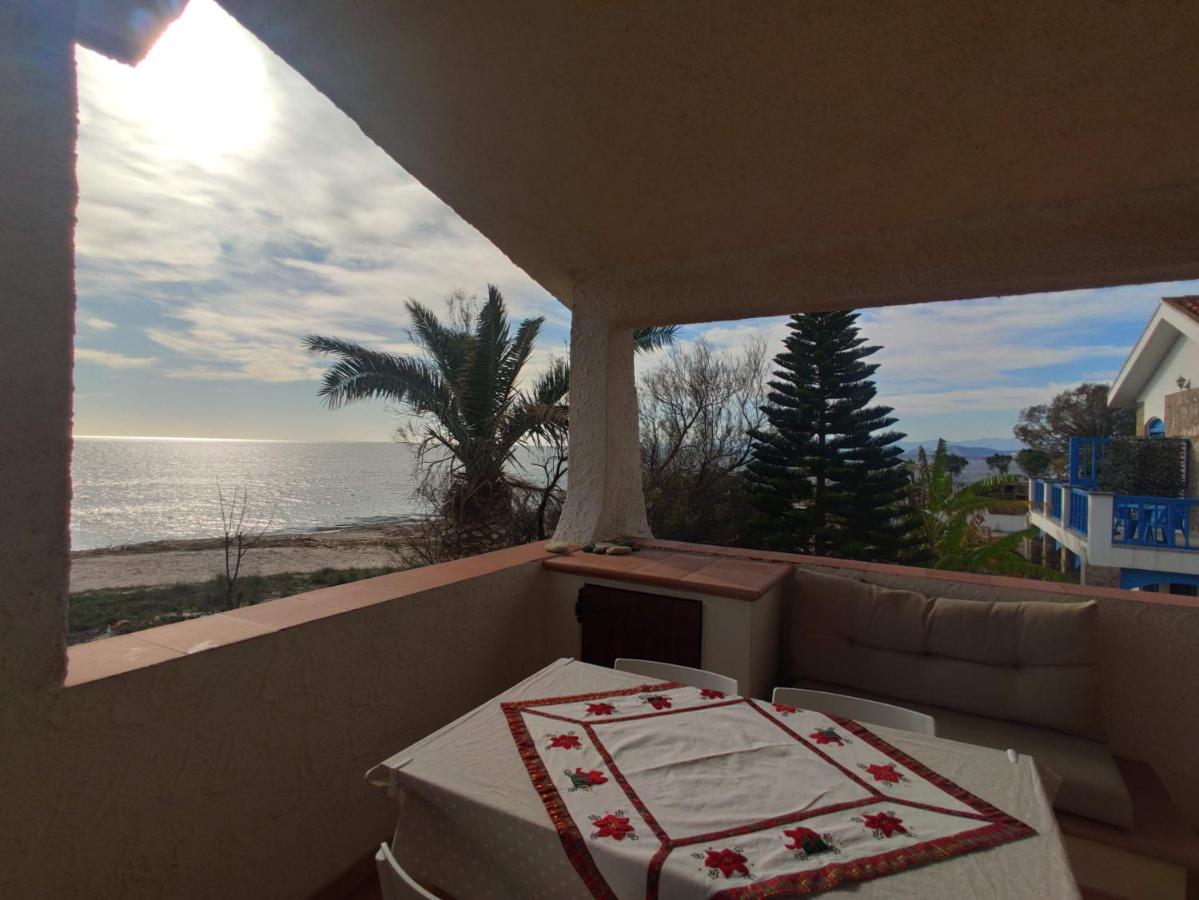 In Front Of The Beach - La Terrazza Sul Mare ฟลูมินิ ดิ กวาร์ตู ภายนอก รูปภาพ